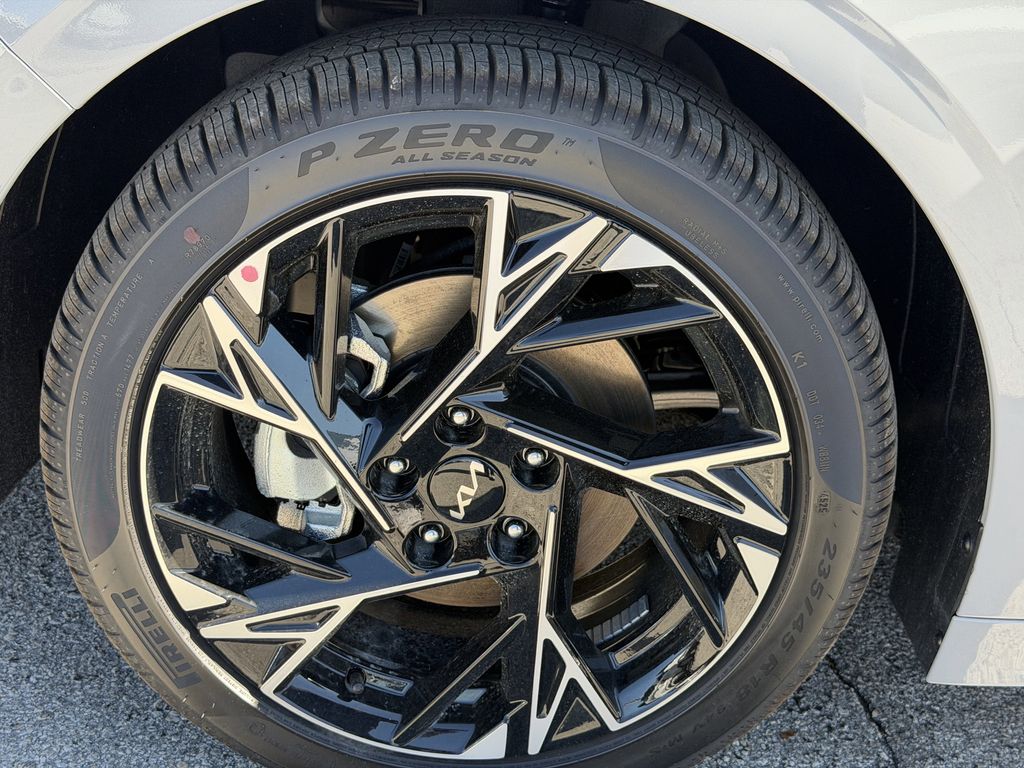 new 2026 Kia K5 car, priced at $27,074