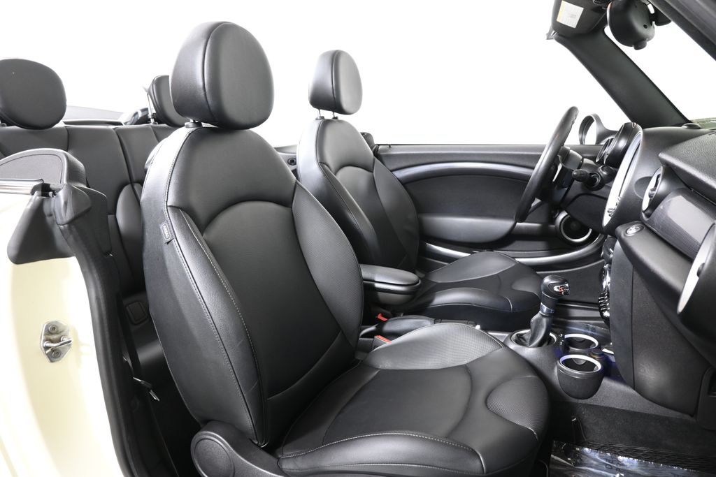 Thumbnail: 2015 MINI Cooper - 32