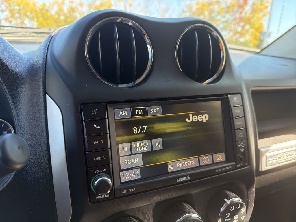 Thumbnail: 2016 Jeep Compass - 28