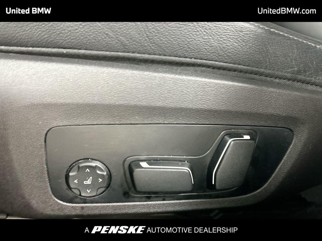 2024 BMW 3 Series 330i xDrive 12