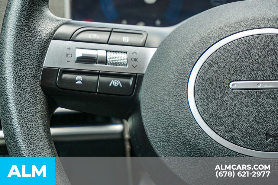 Used 2025 Gray Hyundai SEL image 29