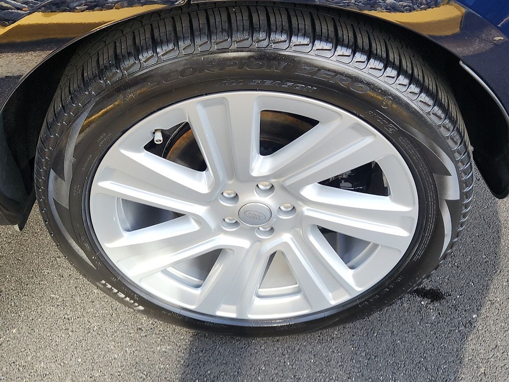 Thumbnail: 2023 Land Rover Range Rover - 8