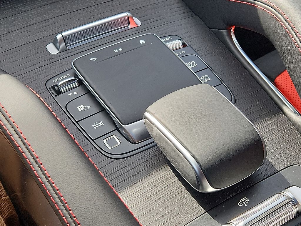 Thumbnail: 2026 Mercedes-Benz GLE - 16