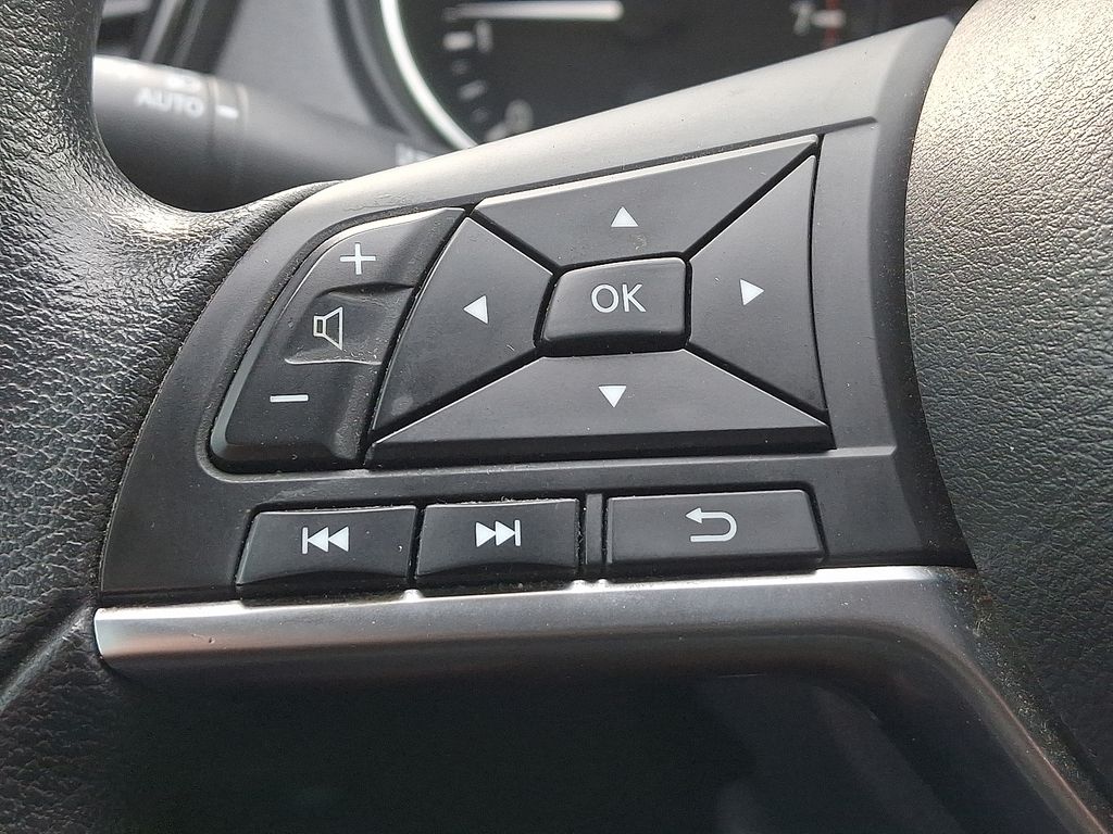 Thumbnail: 2018 Nissan Rogue Sport - 20