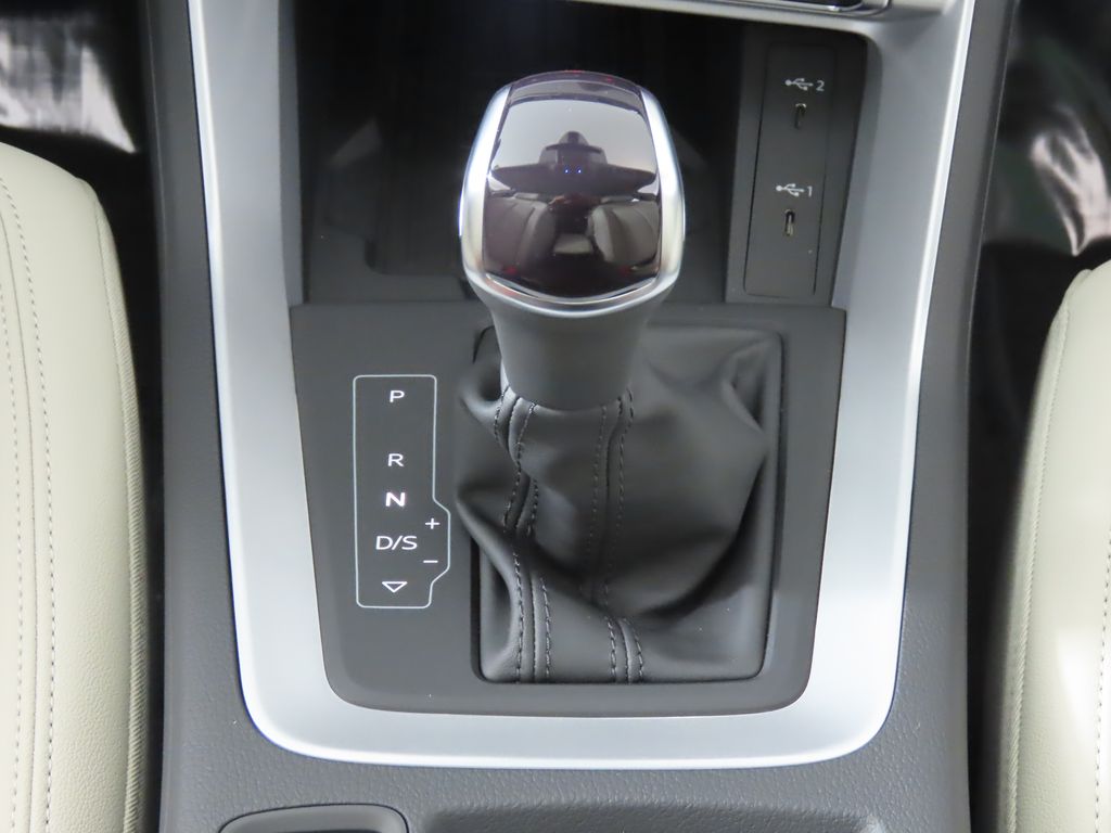 Thumbnail: 2025 Audi Q3 - 23