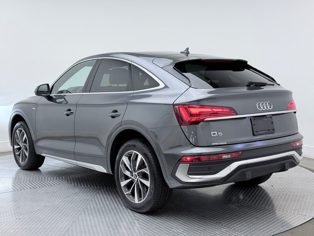 Thumbnail: 2022 Audi Q5 - 11