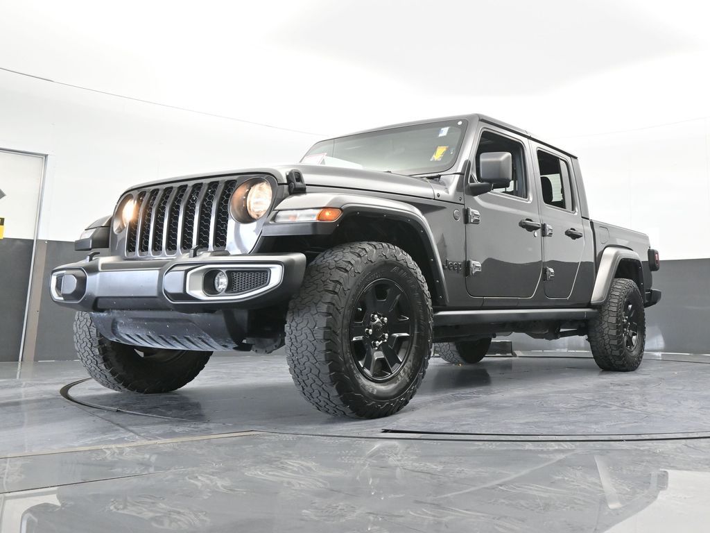 Used 2022 Granite Crystal Metallic Clearcoat Jeep Sport image 48