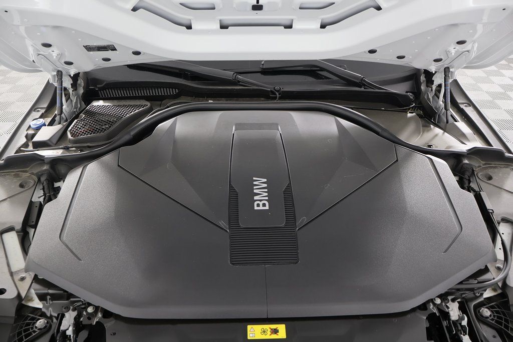 Thumbnail: 2025 BMW i5 - 9