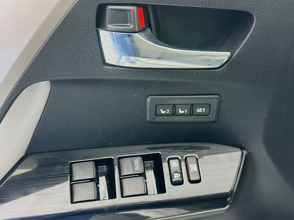 Used Car 2018 Toyota Rav4  For Sale Under $25,000 In Austin, Texas