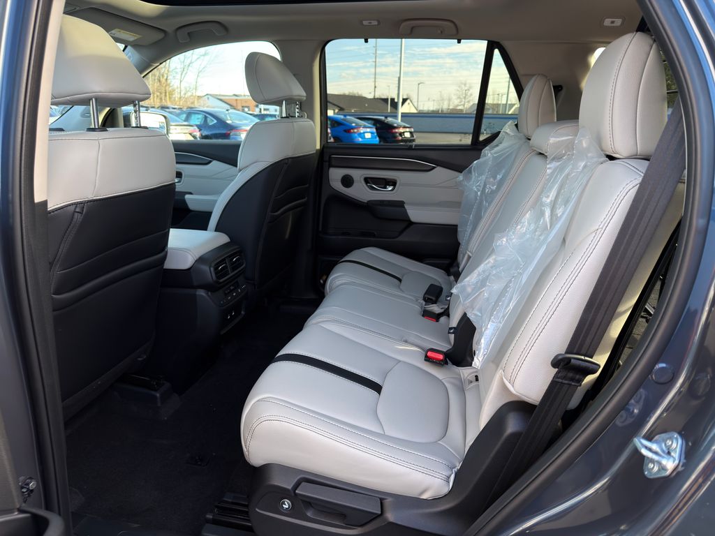 Thumbnail: 2026 Honda Pilot - 20