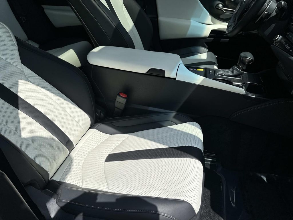Thumbnail: 2023 Lexus ES - 21