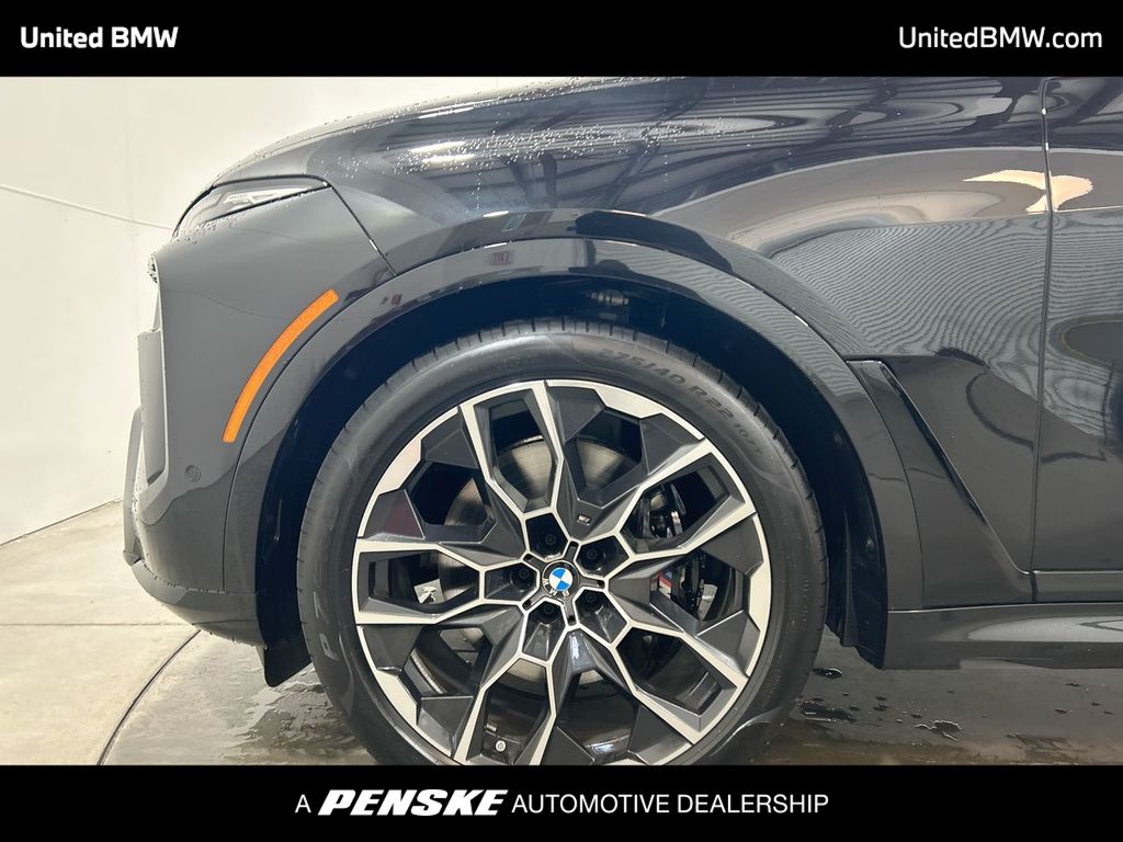 Thumbnail: 2025 BMW X7 - 10