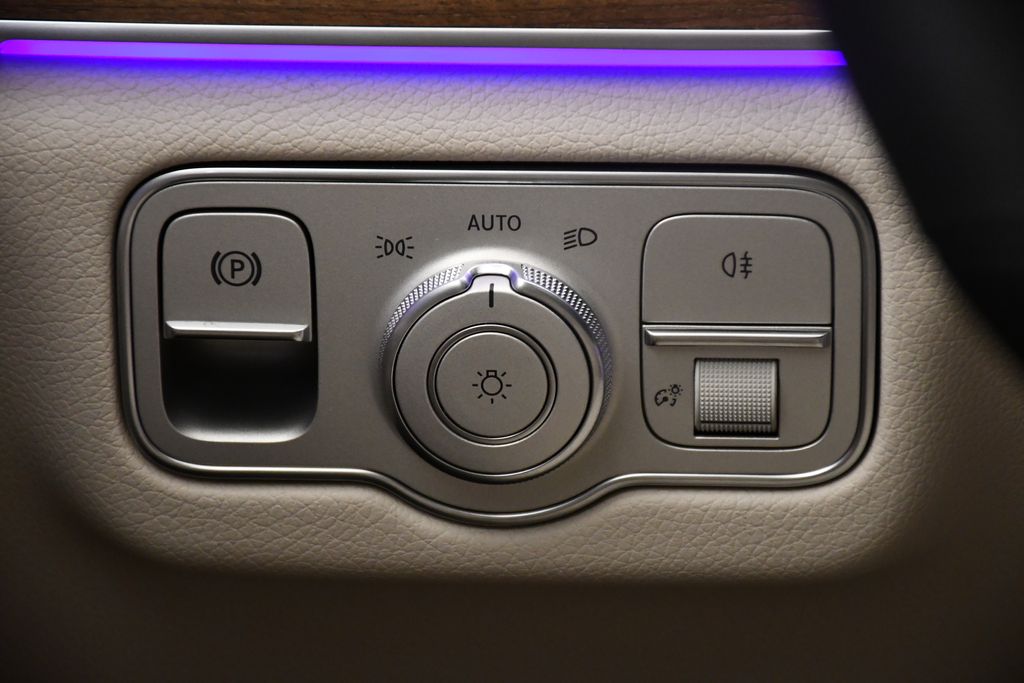 Thumbnail: 2025 Mercedes-Benz GLS - 21