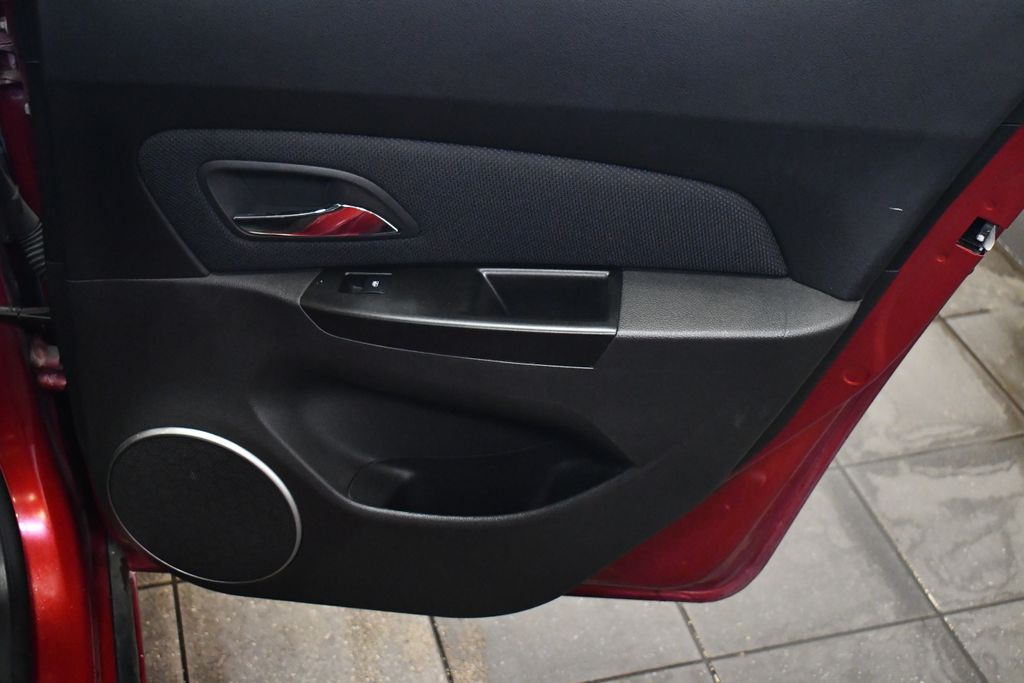 Thumbnail: 2011 Chevrolet Cruze - 28