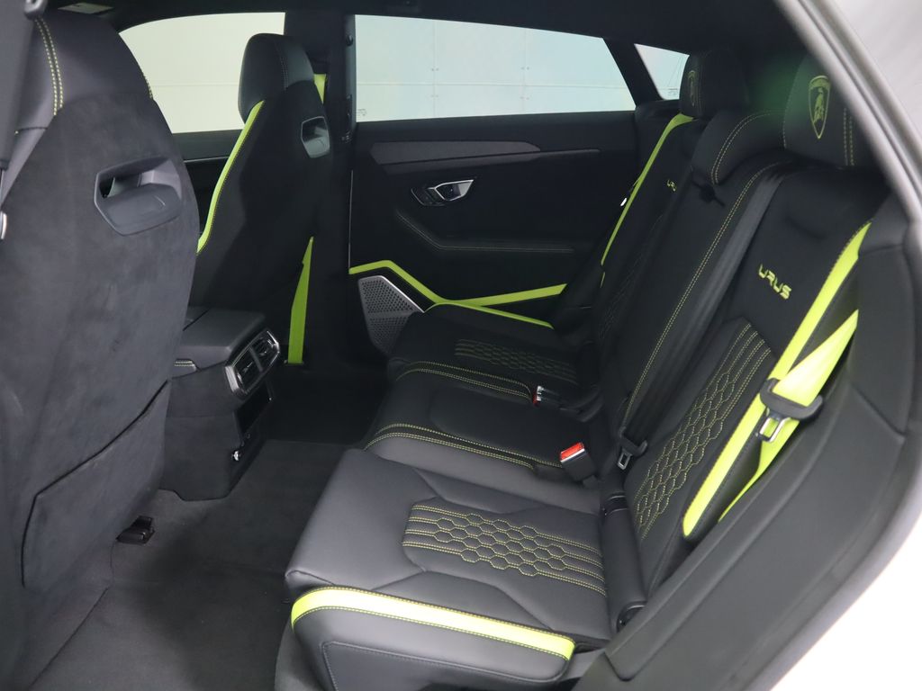 Thumbnail: 2023 Lamborghini Urus - 22