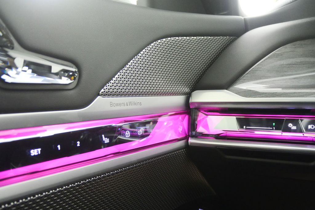 Thumbnail: 2023 BMW 7 Series - 18