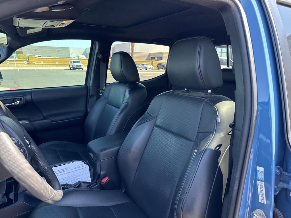 Thumbnail: 2019 Toyota Tacoma - 17