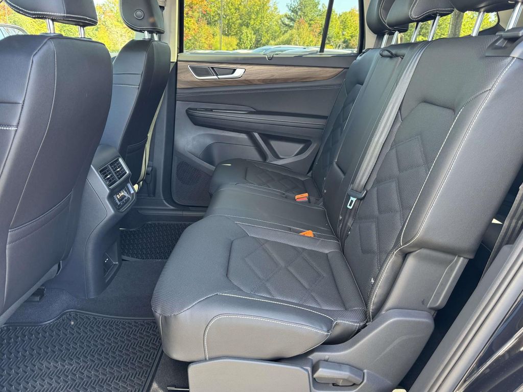 New 2026 Black Volkswagen 2.0T SE w/Technology image 15