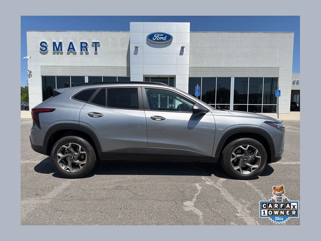 Sterling Gray Metallic 2025 Chevrolet Trax LT FWD SUV / Crossover Front-Wheel Drive 6-Speed Automatic