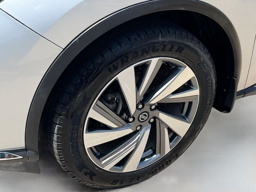 Used 2020 Silver Nissan SL image 27