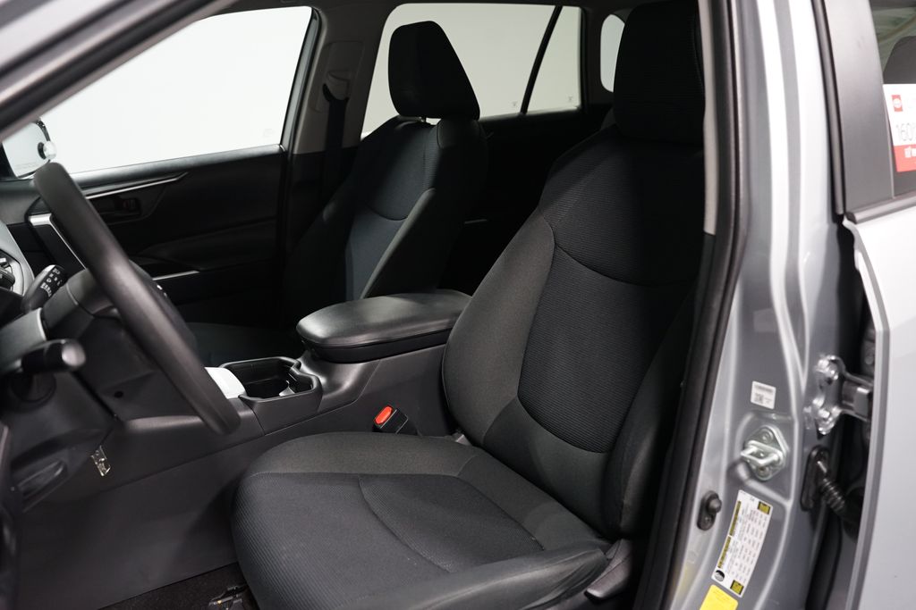 Thumbnail: 2019 Toyota RAV4 - 24