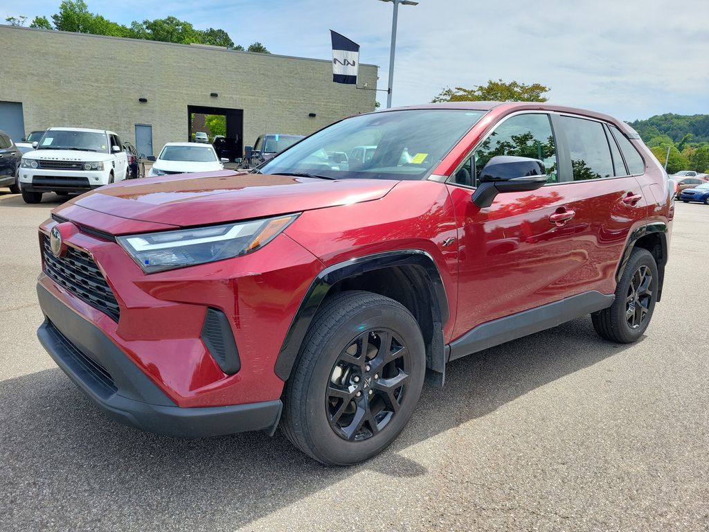 2024 Toyota RAV4 LE FWD