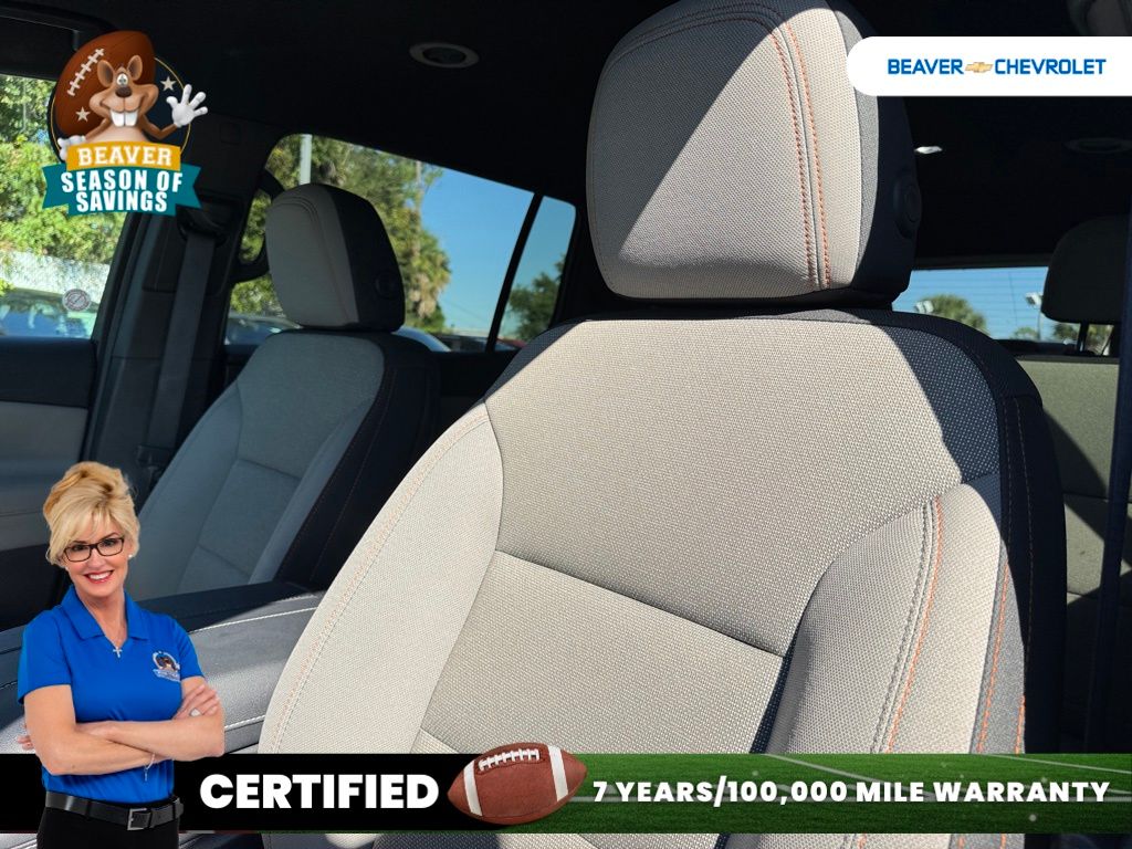 Used 2025 Chevrolet Traverse SUV