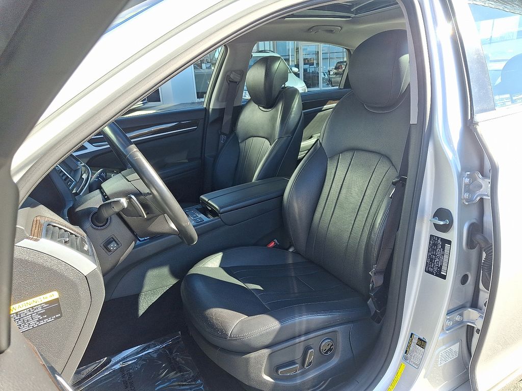 Thumbnail: 2015 Hyundai Genesis - 13