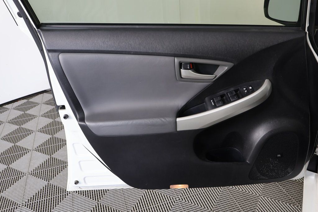 Thumbnail: 2013 Toyota Prius - 10