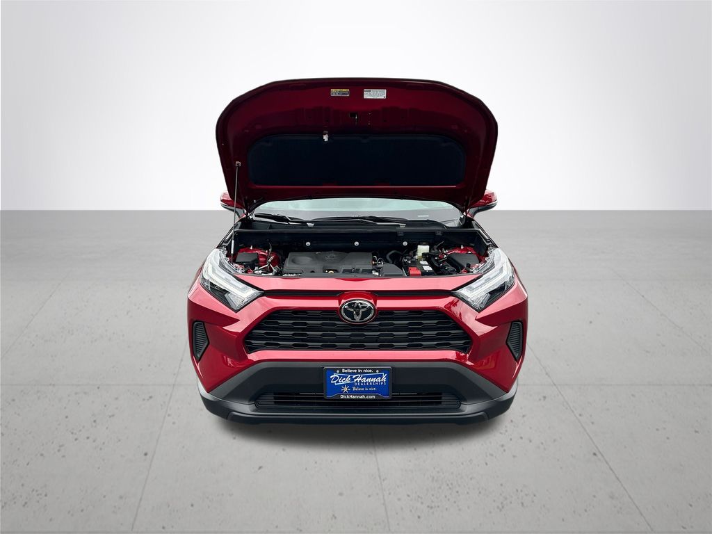 2025 Toyota RAV4 XLE photo 2