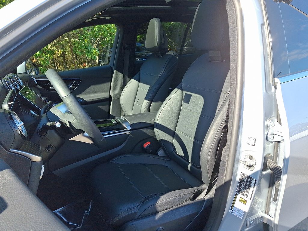 Thumbnail: 2025 Mercedes-Benz GLC - 13