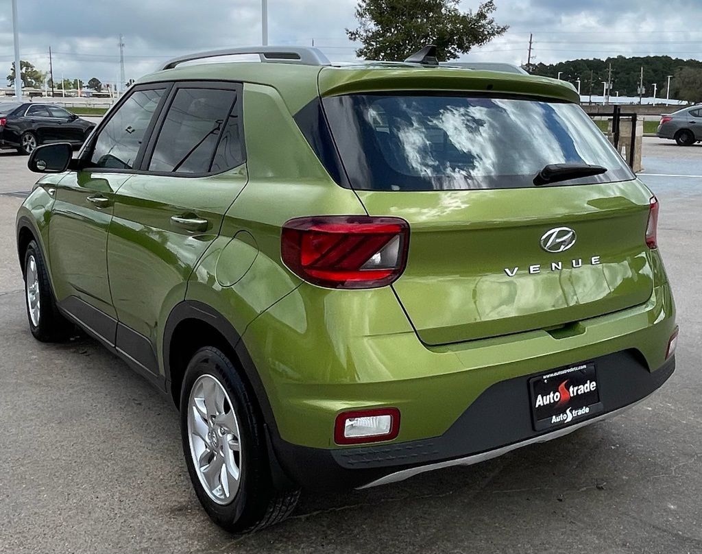 2020 Hyundai Venue SEL - 5