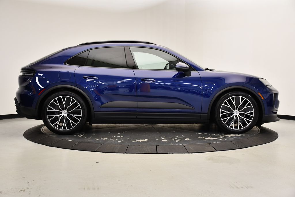 Thumbnail: 2025 Porsche Macan - 8