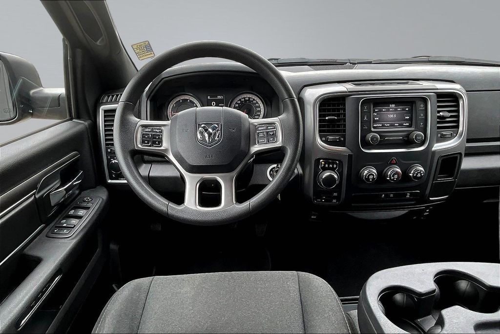 2024 Ram 1500 Classic Warlock - 8