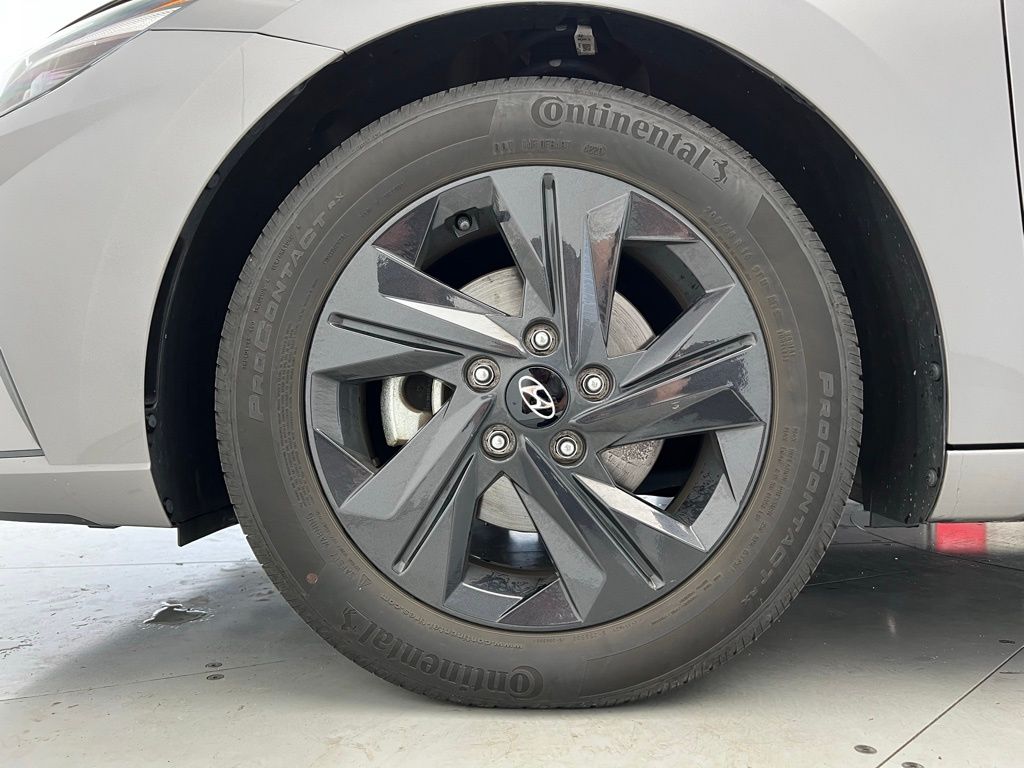 Thumbnail: 2021 Hyundai Elantra - 22