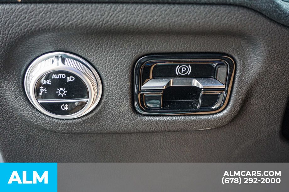 Used 2024 Black Mercedes-Benz 450 image 46