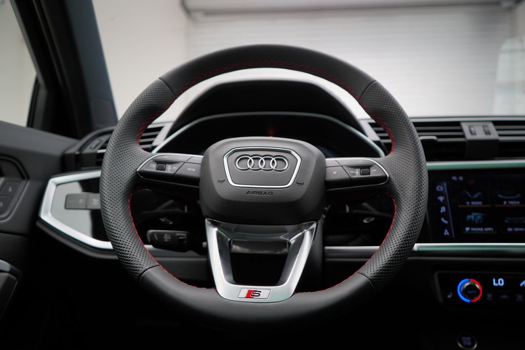 2025 Audi Q3  13