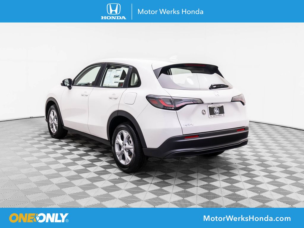 2025 Honda HR-V LX photo