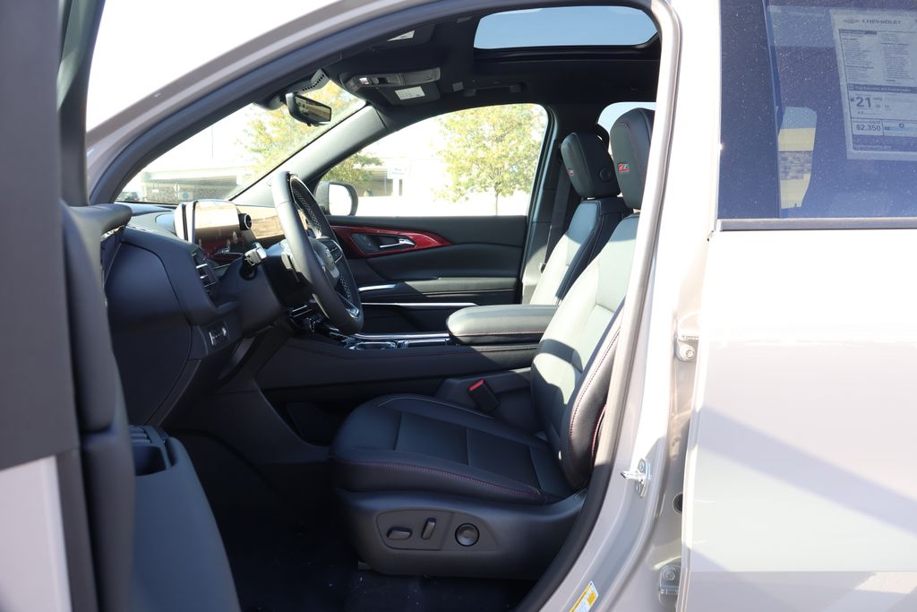 Thumbnail: 2026 Chevrolet Traverse - 14