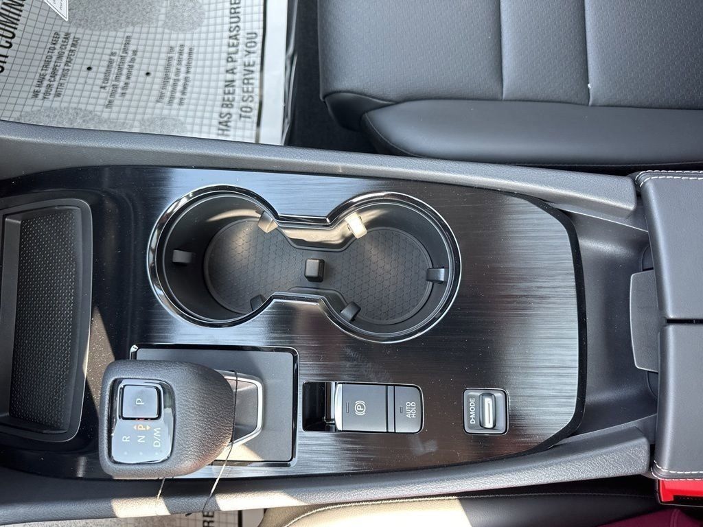 2025 Everest White Pearl Nissan Rogue SV FWD SUV