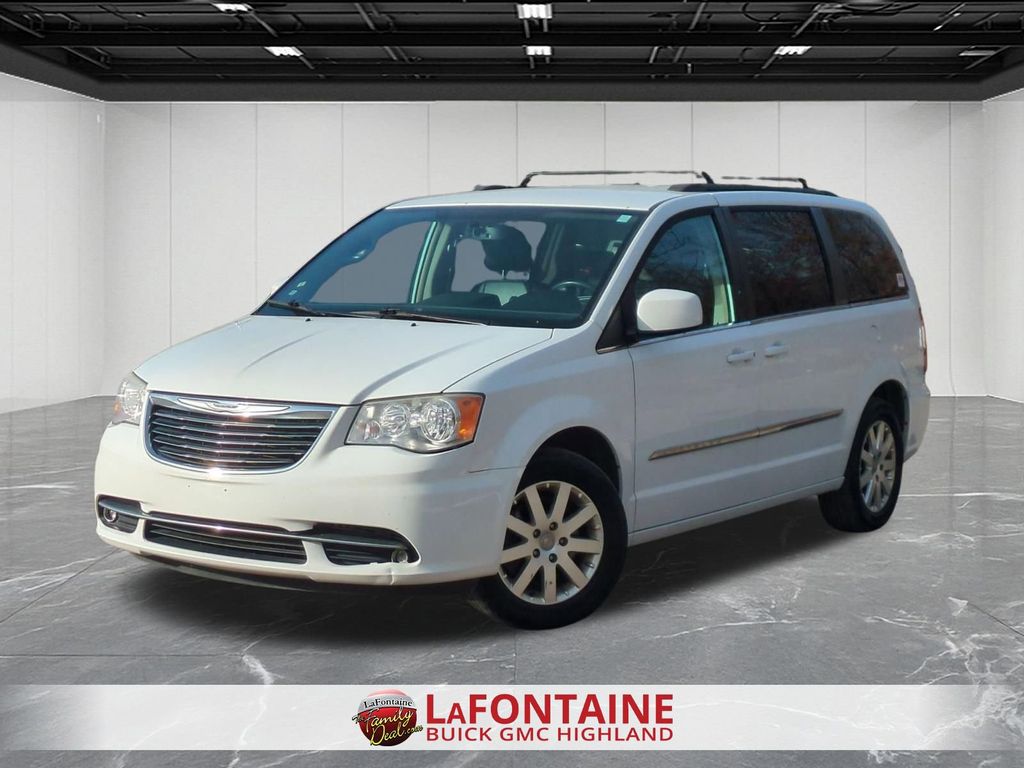 2014 Chrysler Town & Country Touring FWD