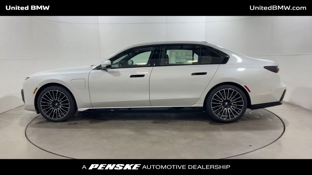 Thumbnail: 2026 BMW 7 Series - 5