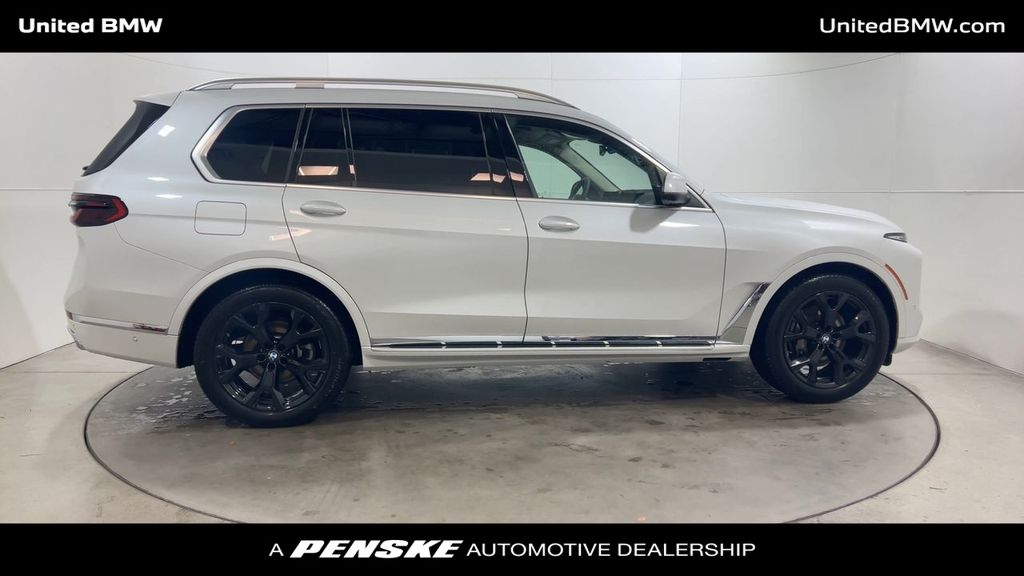 Thumbnail: 2025 BMW X7 - 9