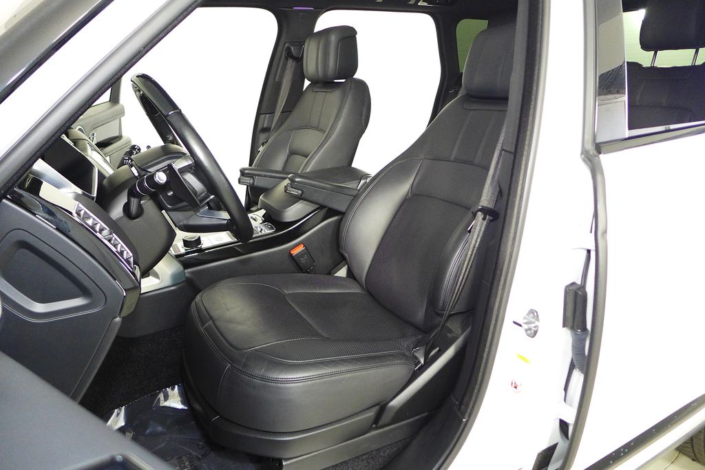 Thumbnail: 2021 Land Rover Range Rover - 22