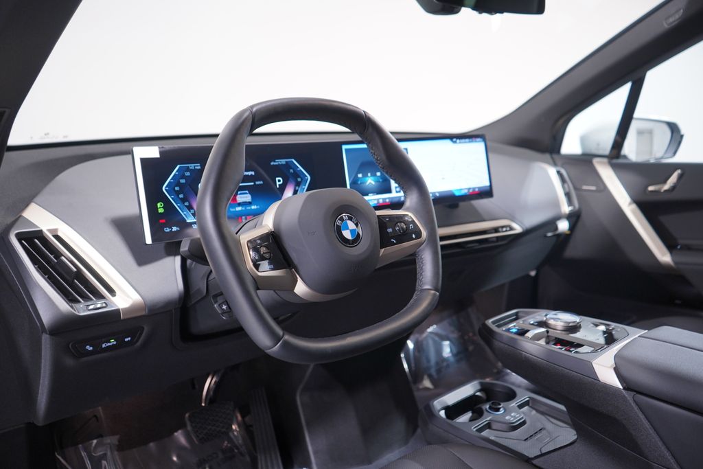 Thumbnail: 2026 BMW iX - 6