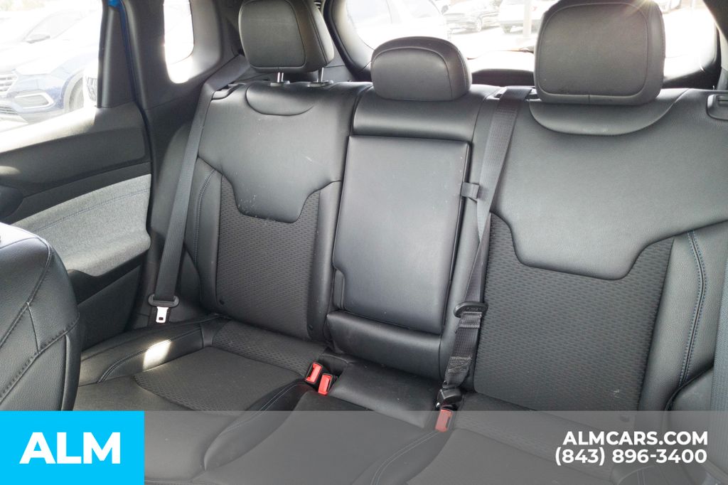 Used 2024 Blue Jeep Latitude image 16