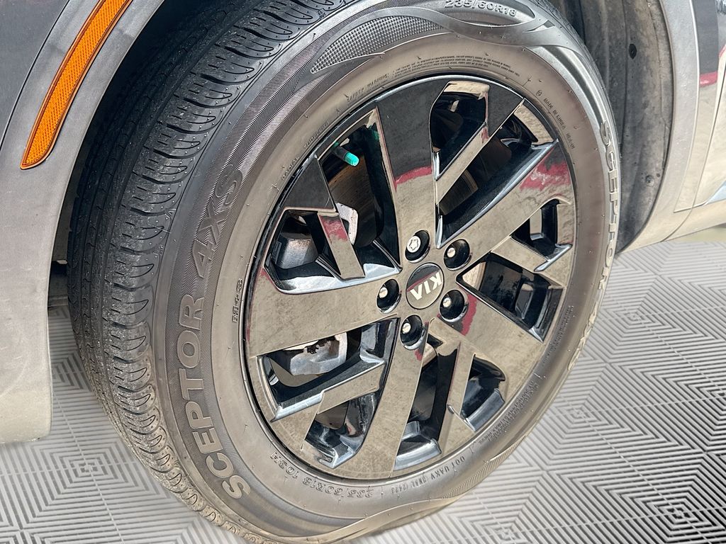 2021 Kia Sorento S 32