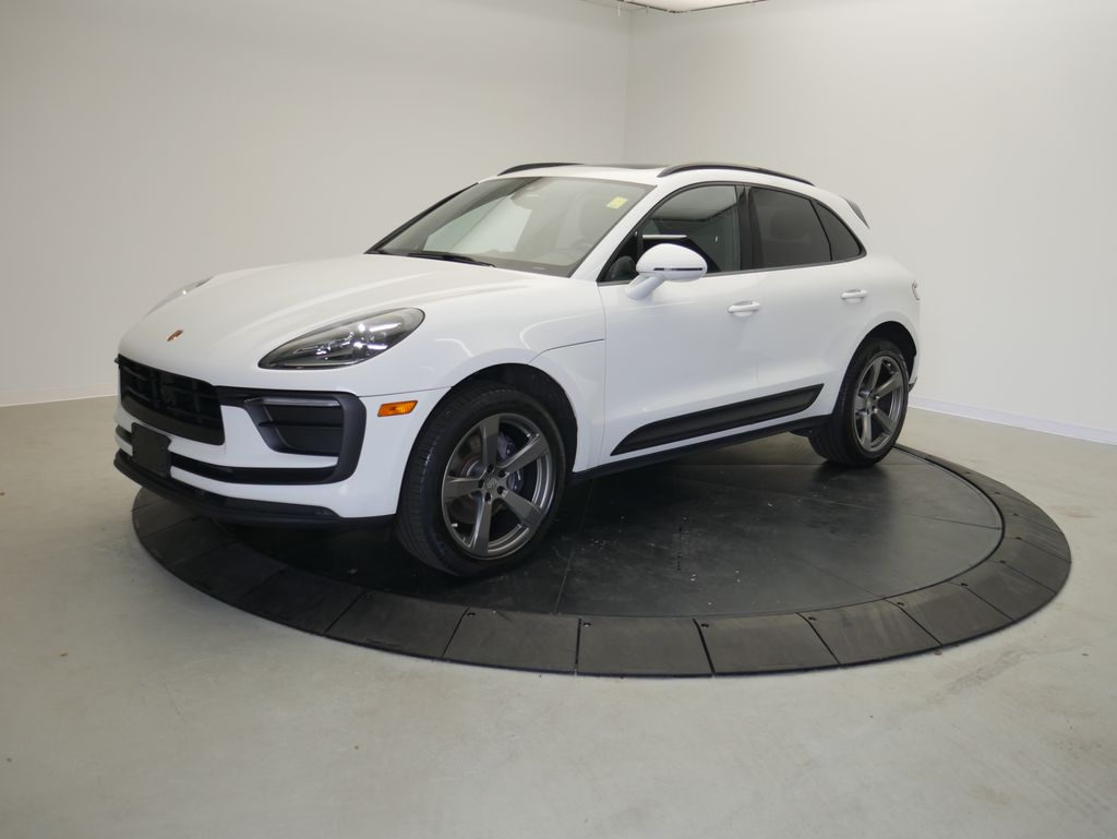 Thumbnail: 2023 Porsche Macan - 1