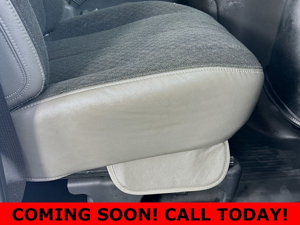 Used 2024 White Chevrolet Work Van image 23