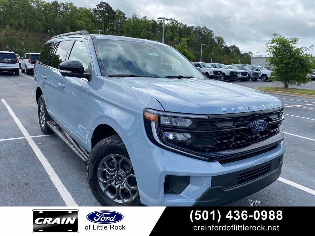 Gray 2026 Ford Expedition Active 4WD SUV / Crossover Four-Wheel Drive Automatic